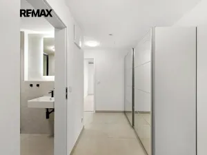 Pronájem bytu 2+kk, Praha - Strašnice, Strančická, 48 m2
