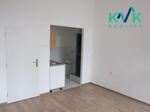 Pronájem bytu 1+kk, Karlovy Vary, Krále Jiřího, 22 m2
