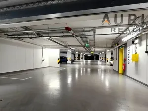 Pronájem garážového stání, Praha - Nusle, Muzikova, 15 m2