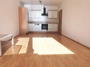 Pronájem bytu 2+kk, Praha - Vysočany, Pod Harfou, 57 m2