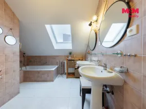 Prodej činžovního domu, Karlovy Vary - Dvory, V Lučinách, 330 m2