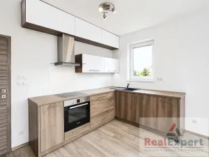Prodej bytu 2+kk, Praha - Pitkovice, Lošáková, 87 m2