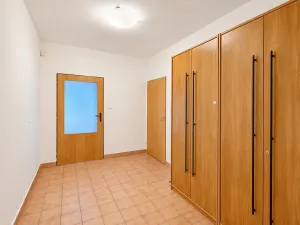 Pronájem vily, Praha - Braník, U háje, 380 m2