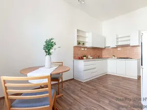 Prodej bytu 2+kk, Praha - Vokovice, Krátký lán, 42 m2