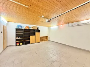 Pronájem rodinného domu, Moravany, 188 m2