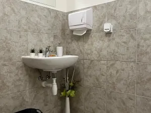 Pronájem obchodního prostoru, Čáslav, Formíkova, 20 m2
