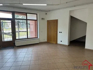 Pronájem obchodního prostoru, Staré Město, 90 m2