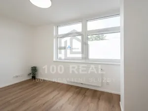 Pronájem bytu 1+kk, Pardubice, třída Míru, 30 m2