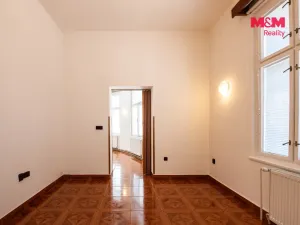 Pronájem kanceláře, Hradec Králové, Šafaříkova, 53 m2