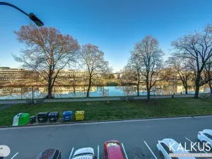Pronájem bytu 1+kk, Hradec Králové, Smetanovo nábřeží, 27 m2