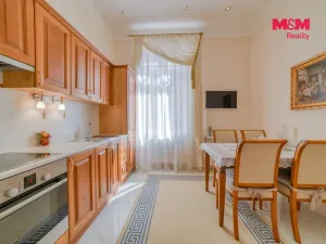Prodej bytu 2+1, Mariánské Lázně - Úšovice, Anglická, 95 m2