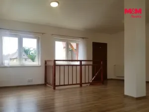 Pronájem atypického bytu, Droužkovice, Rudé armády, 62 m2