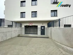 Pronájem garážového stání, Lysá nad Labem, Šípková, 12 m2