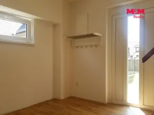 Pronájem atypického bytu, Droužkovice, Rudé armády, 62 m2