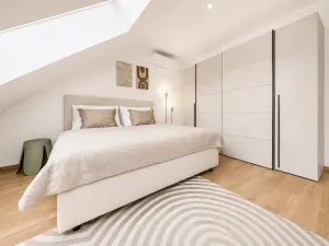 Prodej ubytování, Praha - Smíchov, Bieblova, 57 m2