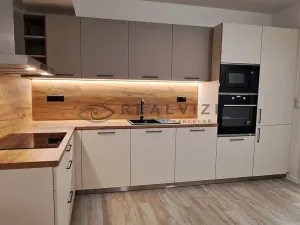 Pronájem bytu 3+kk, České Budějovice, Čakovská, 84 m2