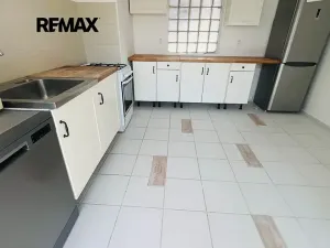 Pronájem rodinného domu, Milovice, 100 m2