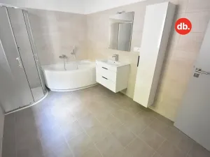 Pronájem bytu 3+kk, Karlovy Vary, Táborská, 80 m2