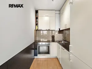 Prodej bytu 2+kk, Praha - Holešovice, Osadní, 54 m2