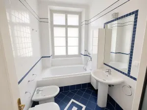 Pronájem bytu 3+1, Praha - Malá Strana, Sněmovní, 85 m2