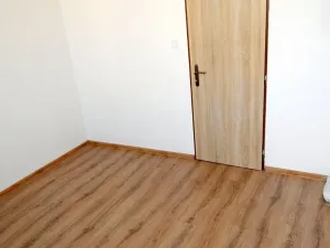 Pronájem bytu 3+1, Praha - Prosek, Zárybská, 67 m2