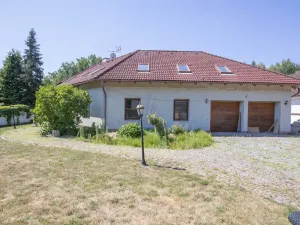 Prodej rodinného domu, Sezemice - Veská, 400 m2