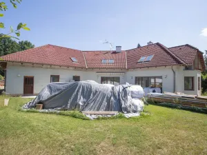 Prodej rodinného domu, Sezemice - Veská, 400 m2