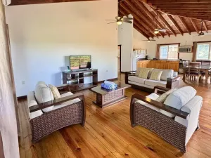 Prodej rodinného domu, French Harbour, Honduras, 185 m2