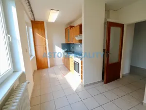 Pronájem bytu 3+1, Praha - Modřany, Hřebíkova, 76 m2