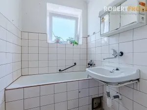 Prodej bytu 2+1, Praha - Bubeneč, Ve struhách, 48 m2