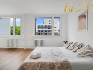 Pronájem bytu 1+kk, Praha - Stodůlky, Petržílkova, 33 m2