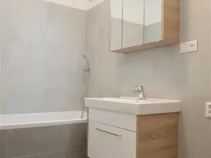 Pronájem bytu 3+kk, Praha - Vysočany, Svatošových, 72 m2