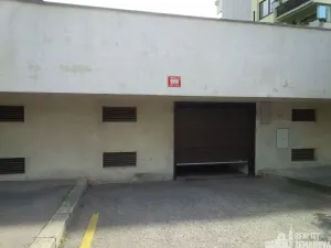 Pronájem garážového stání, Praha - Podolí, Kubištova, 16 m2