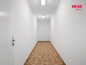 Pronájem kanceláře, Pletený Újezd, Družstevní, 451 m2
