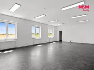 Pronájem kanceláře, Pletený Újezd, Družstevní, 451 m2