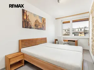 Pronájem bytu 2+kk, Praha - Vysočany, Podkovářská, 54 m2