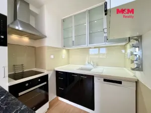 Pronájem bytu 2+kk, Praha - Prosek, Vysočanská, 37 m2