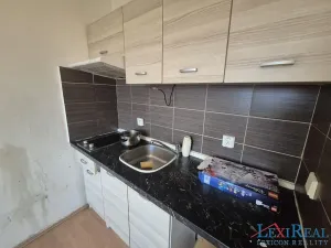 Pronájem bytu 1+kk, Praha - Záběhlice, Přesličková, 30 m2