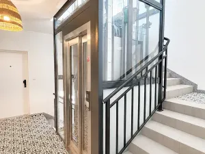 Prodej atypického bytu, Praha - Košíře, Holečkova, 52 m2