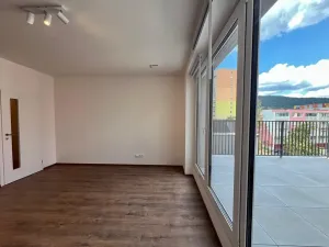 Pronájem bytu 2+kk, Beroun, Nepilova, 56 m2