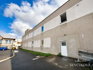 Pronájem bytu 1+kk, Holice, náměstí T. G. Masaryka, 28 m2