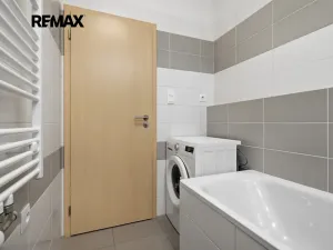 Prodej bytu 2+kk, Praha - Hostavice, U Hostavického potoka, 46 m2
