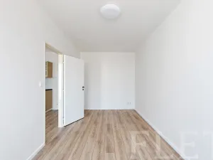 Pronájem bytu 2+kk, Praha - Troja, Hnězdenská, 46 m2