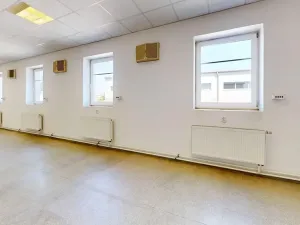 Pronájem kanceláře, Hradec Králové, Akademika Bedrny, 470 m2