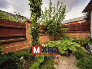 Prodej rodinného domu, Charváty, 140 m2