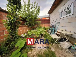 Prodej rodinného domu, Charváty, 140 m2