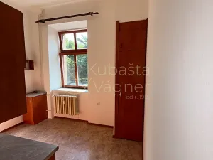 Pronájem bytu 2+1, Chrudim, Tyršovo náměstí, 52 m2