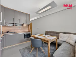 Prodej bytu 2+1, Třeboň - Třeboň II, Hliník, 62 m2
