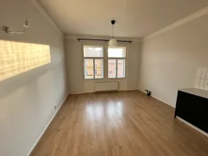 Pronájem bytu 1+kk, Praha - Vršovice, Kodaňská, 33 m2