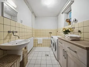 Prodej rodinného domu, Holice, Vrchlického, 228 m2